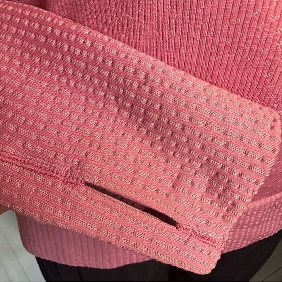 LululemonāRest Less Cropped 1/2 Zip size 10 Grid Warp Pink Blossom - Picture 10 of 10